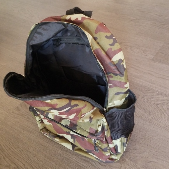 Camouflage Backpack - Picture 2 of 5